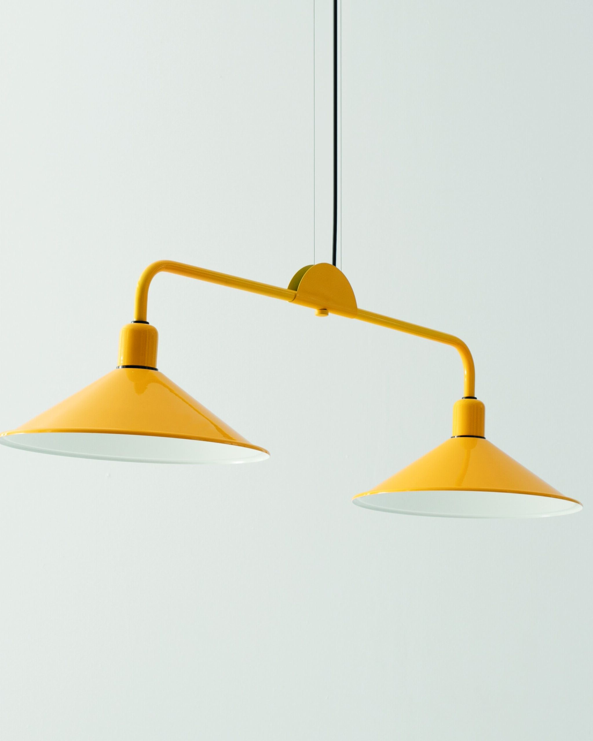 Billar doble - Lámparas colgantes modernas en amarillo, diseño original para iluminación interior